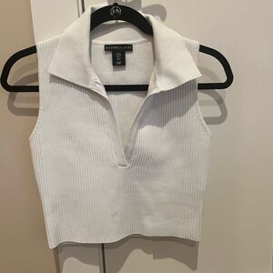 White collared v neck tank top size Small